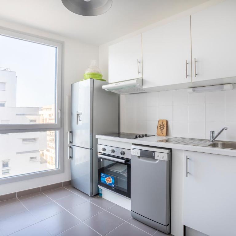NEW JOLIETTE Comfortable Apartment well located with private parking - Appartement avec Balcon - 2