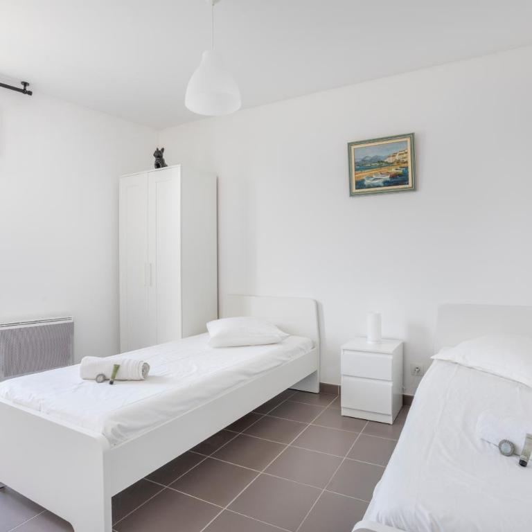 NEW JOLIETTE Comfortable Apartment well located with private parking - Appartement avec Balcon - 3