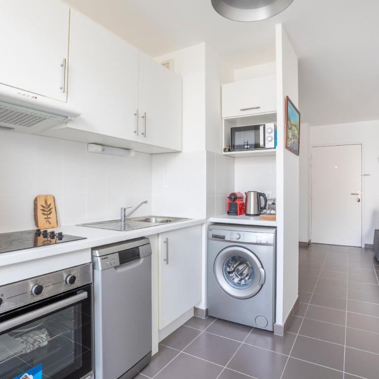 NEW JOLIETTE Comfortable Apartment well located with private parking - Appartement avec Balcon - 6