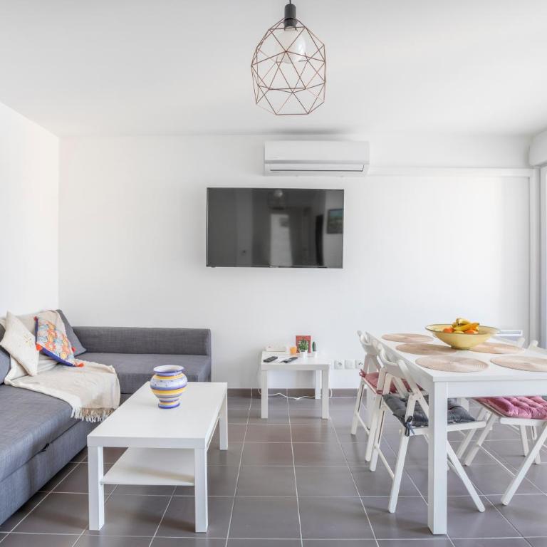 NEW JOLIETTE Comfortable Apartment well located with private parking - Appartement avec Balcon - 11