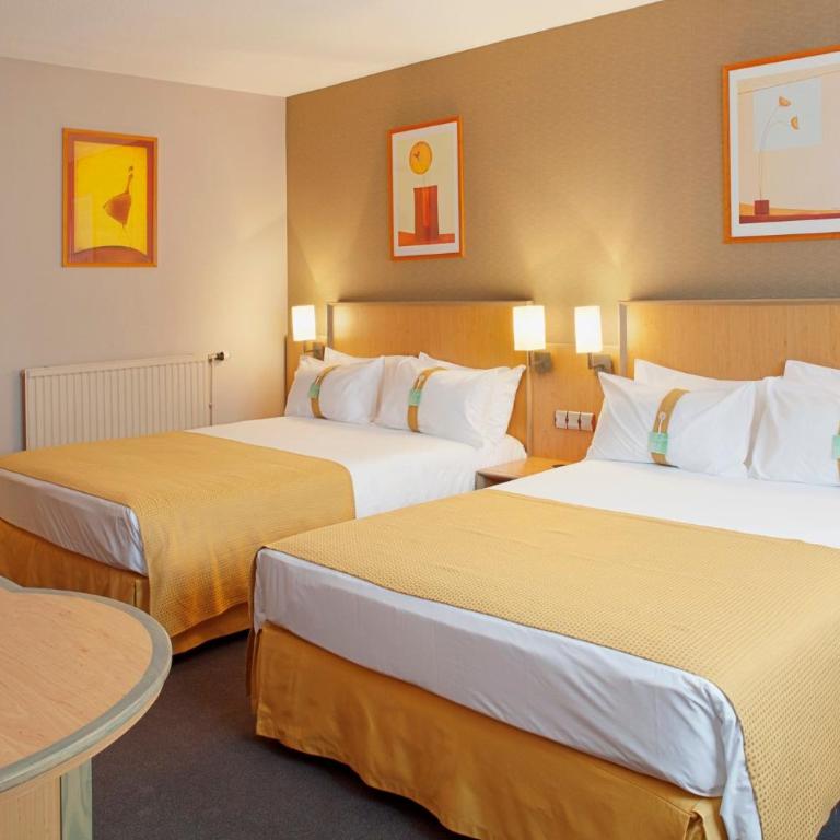 Holiday Inn Calais - Centre Car Ferry by IHG - Chambre Double Standard avec 2 Lits Doubles - 6