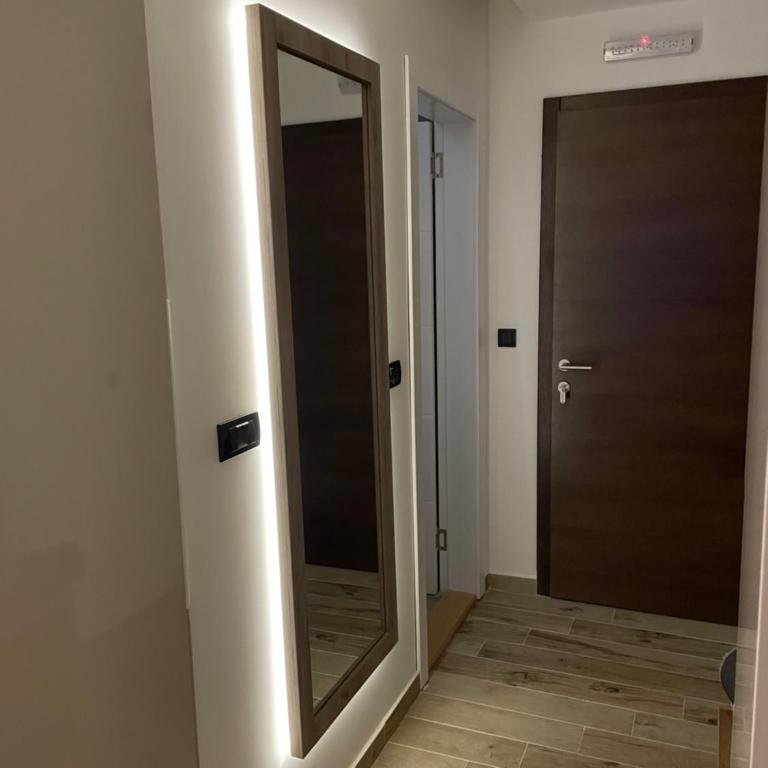 Apartmani NLUX and SPA - Studio with Terrace - 8