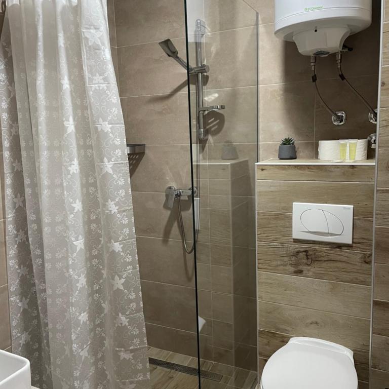 Apartmani NLUX and SPA - Studio with Terrace - 9