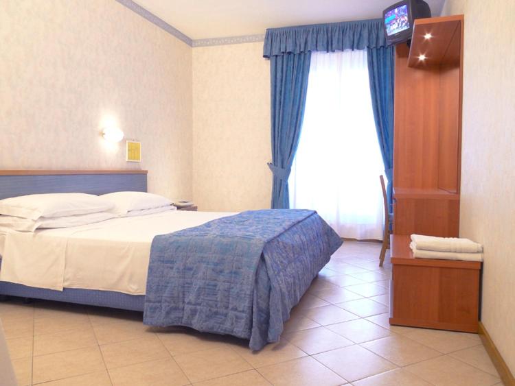 Hotel Sole - Limone - Camera Matrimoniale Comfort Plus con Terrazza e Vista Lago - 4