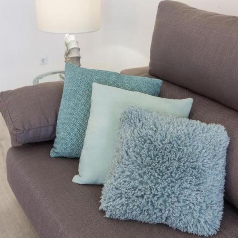 Near FCB STADIUM UP TO 8 One car free parking - Three-Bedroom Apartment - 34