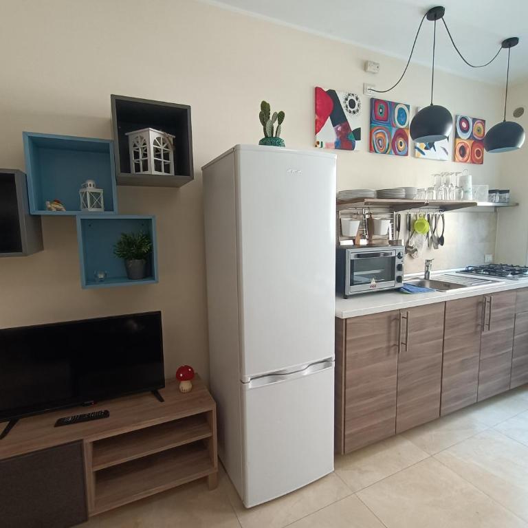 Friends & Family Apartment - Free parking car - Two-Bedroom Apartment - 11