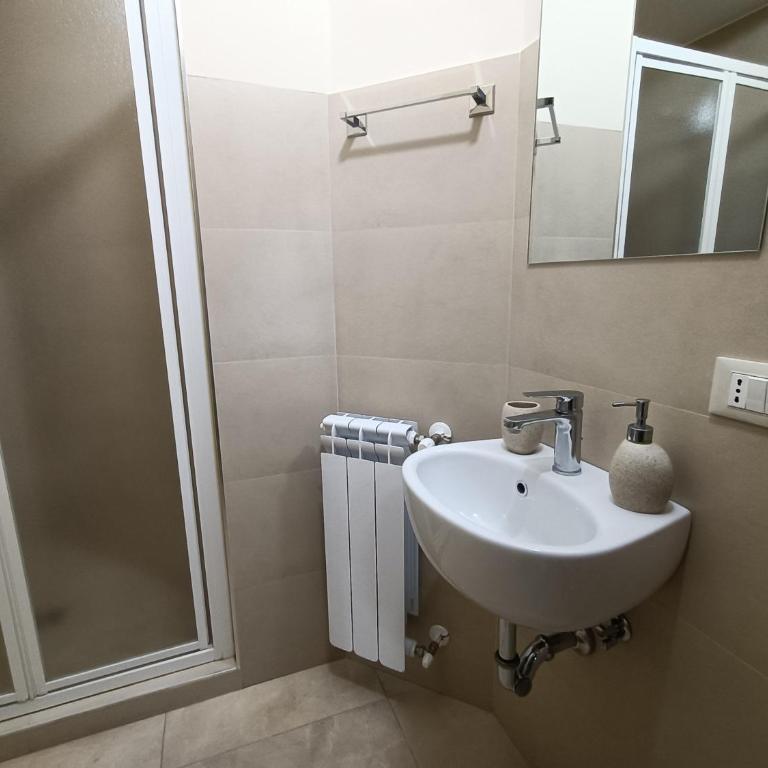 Friends & Family Apartment - Free parking car - Two-Bedroom Apartment - 21