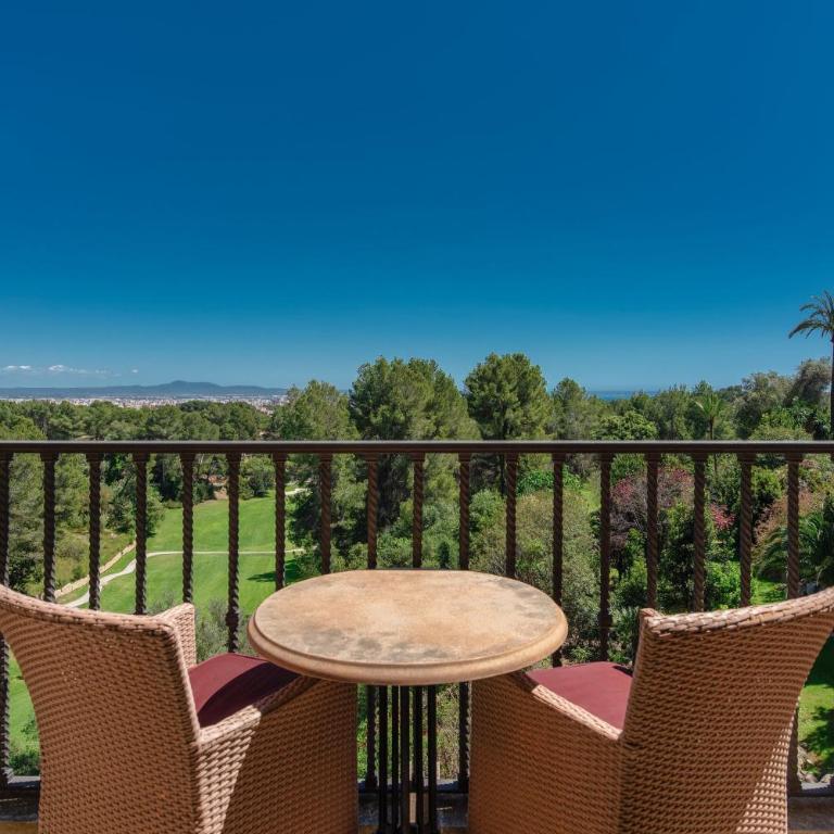 Castillo Hotel Son Vida-Adults Only, a Luxury Collection Hotel, Mallorca - Familien-Ecksuite mit 2 Schlafzimmern und Gartenblick - 4