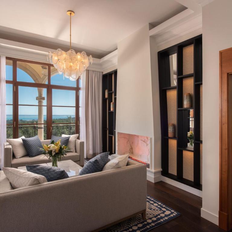Castillo Hotel Son Vida-Adults Only, a Luxury Collection Hotel, Mallorca - Royal Suite mit 1 Schlafzimmer, 1 Kingsize-Bett, Balkon und Blick auf die Bucht - 3