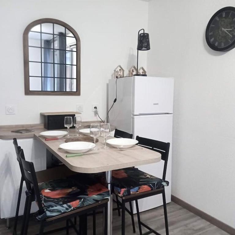 joli appartement T2 très bien situé, parking couvert - Apartment mit 2 Schlafzimmern - 6