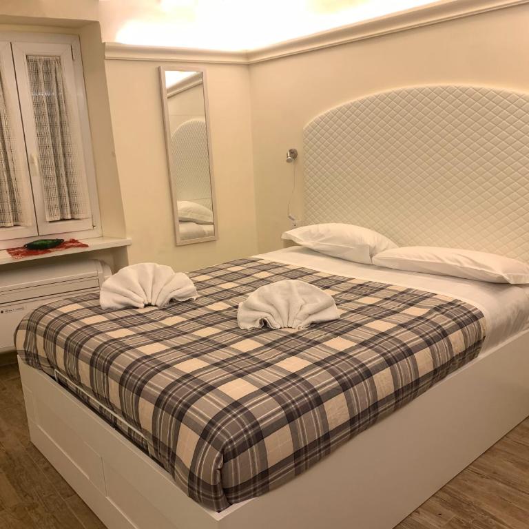 Suite "Faenza", Duomo a 2 passi, WiFi e AC - Camera Matrimoniale con Bagno Privato - 1