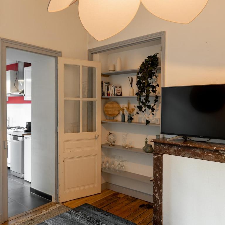 Appart chaleureux face gare - Appartement 1 Chambre - 6