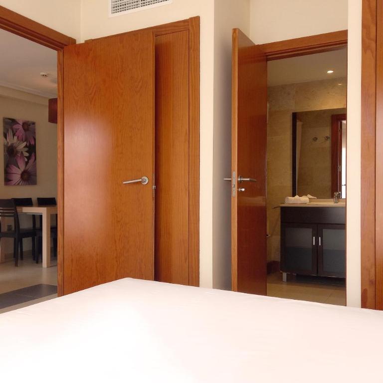 Complejo Turístico Marina Rey - Apartamento de 3 dormitorios con terraza y vistas a la piscina - 6