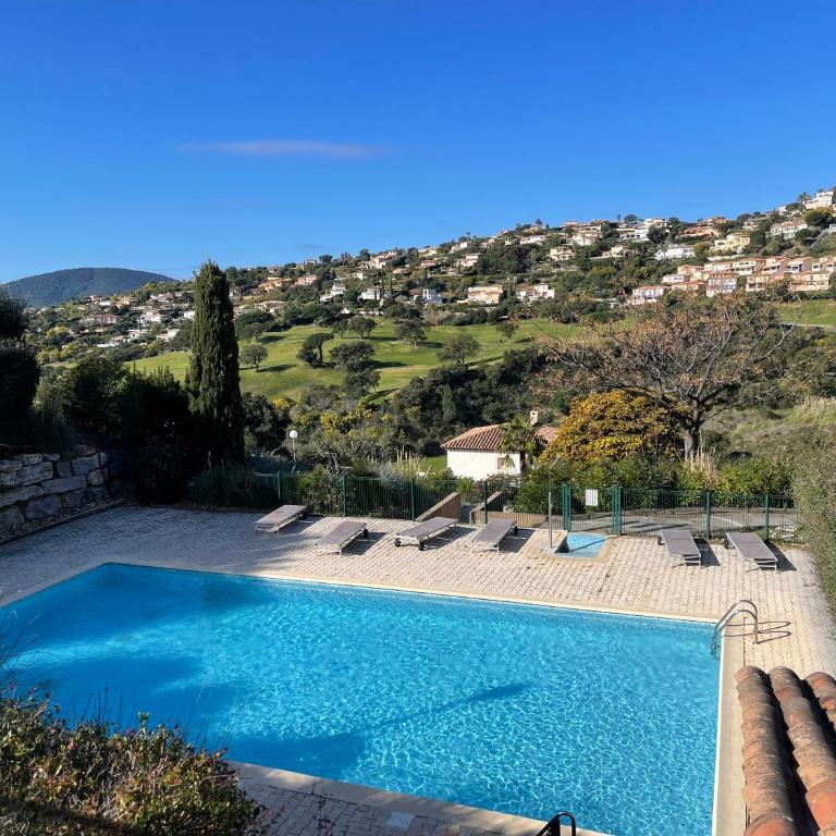 Villa "Les Greens" - Ste Maxime - 6 pers - Fibre - Proche Plages et Centre-Ville - Haus mit 2 Schlafzimmern - 13