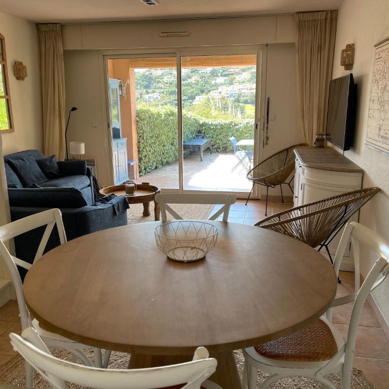 Villa "Les Greens" - Ste Maxime - 6 pers - Fibre - Proche Plages et Centre-Ville - Haus mit 2 Schlafzimmern - 5