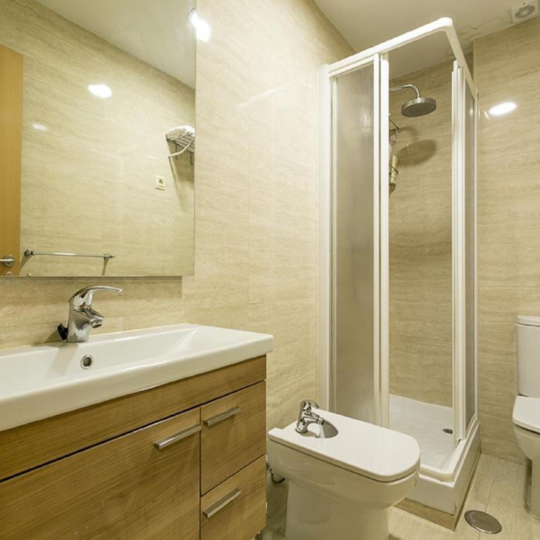 Apartments Center Madrid - Apartamento con balcón - 9