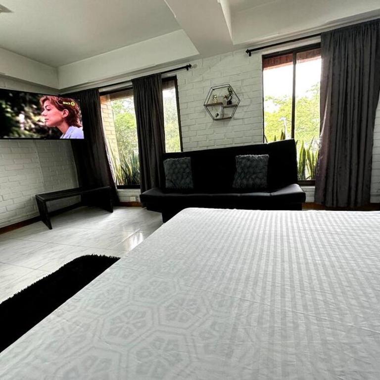 ApartaStudio El Poblado - One-Bedroom Apartment - 1