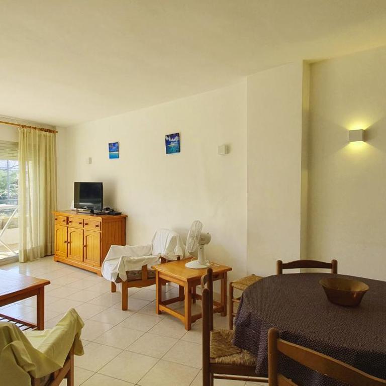 Medes Parck II -1-2 inmoestartit - Two-Bedroom Apartment - 11