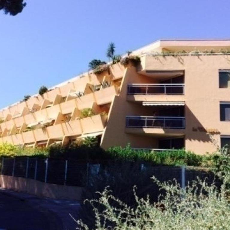 Studio climatisé avec coin nuit et terrasse plein Sud, 10 m², parking inclus - FR-1-100-194 - Studio - 6