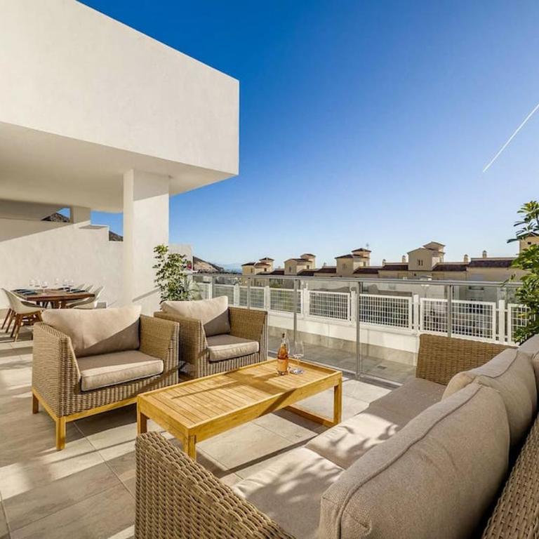 86-Modern Apartment, Benalmadena - Two-Bedroom Apartment - 2
