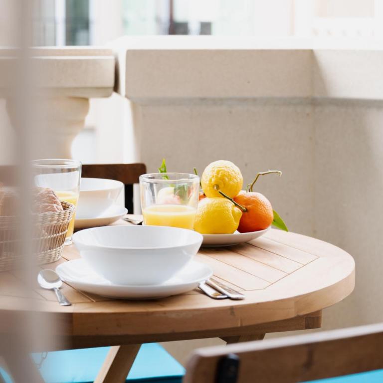 Le Victoria - Beau 2P avec vue mer latérale, balcon, piscine, sauna et parking privé au centre ville de Menton - Apartment mit 1 Schlafzimmer - 5