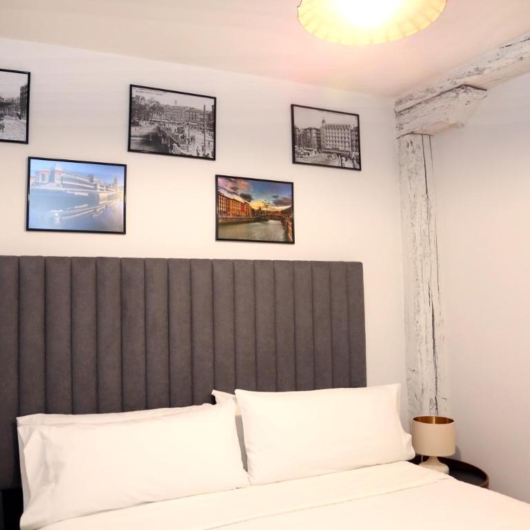PISO REFORMADO FRENTE A LA CATEDRAL - Three-Bedroom Apartment - 32