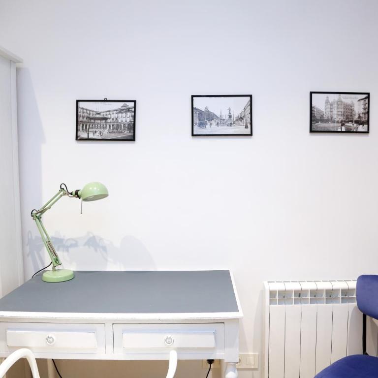 PISO REFORMADO FRENTE A LA CATEDRAL - Three-Bedroom Apartment - 44