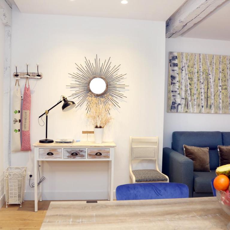 PISO REFORMADO FRENTE A LA CATEDRAL - Three-Bedroom Apartment - 4