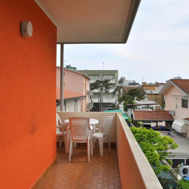 Colourful flat with balcony in Bibione - Apartment - 1