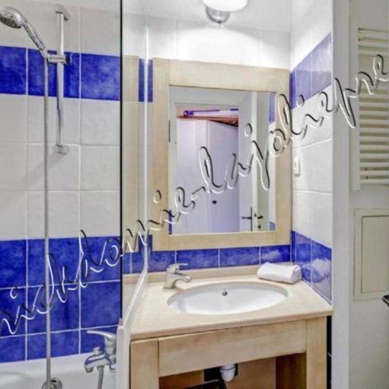 HYERES, Magnifique Parc de la Presqu'île avec Piscine et Plage face à Porquerolles ! - Apartment - 20