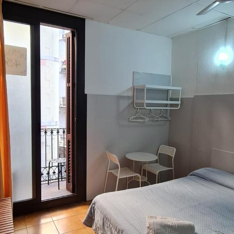 Pensión 45 - Double Room with Balcony - 2