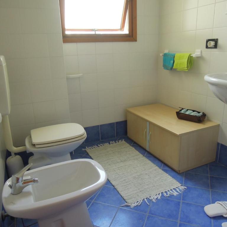 Homely one bedroom flat with side sea view - Apartment - 12