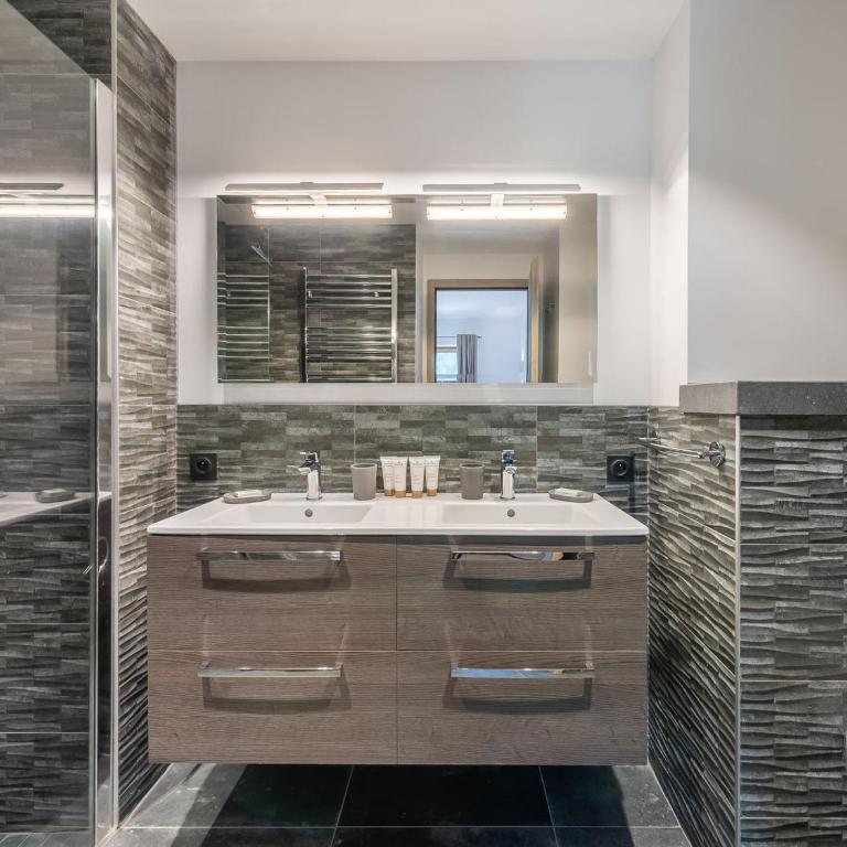 Chalet moderne à Méribel avec sauna et jacuzzi, 6 chambres - FR-1-565-55 - Chalet (12 Adultes) - 6