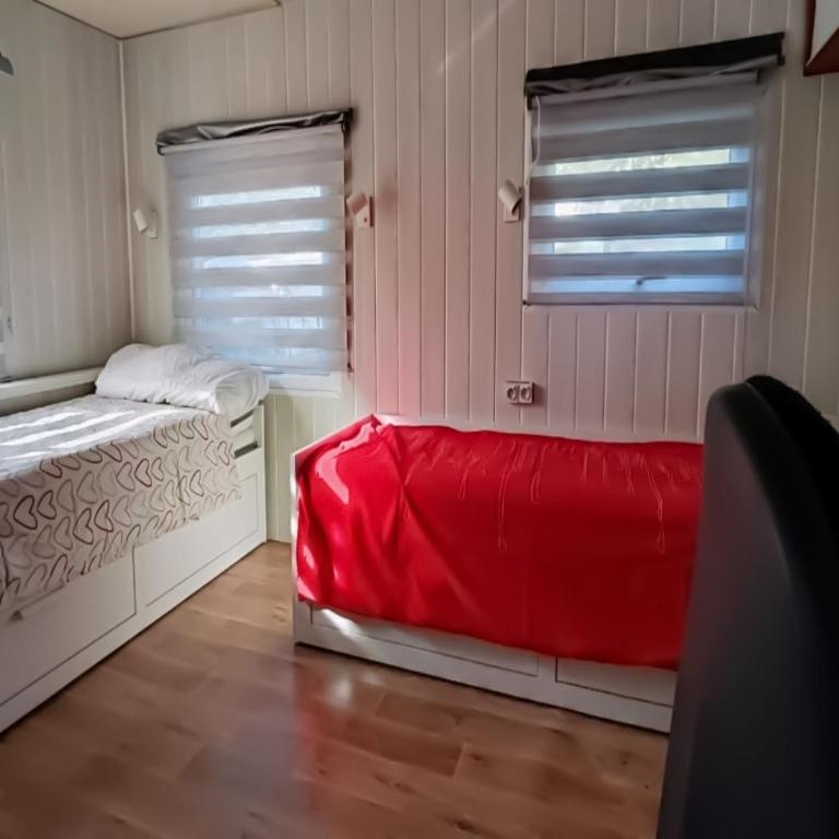 escabour 40 - superbe mobil home, climatisé, ss vis a vis, au calme, dans super domaine - Two-Bedroom Chalet - 24