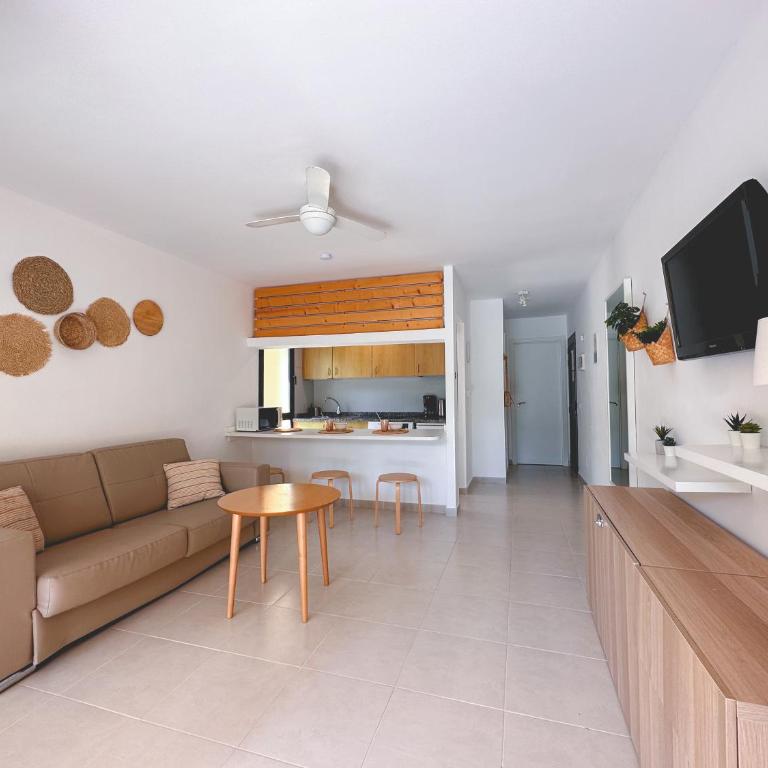 Seaside Apartment Corralejo : A cozy holiday home in a peaceful well located green complex - Apartamento con terraza - 2