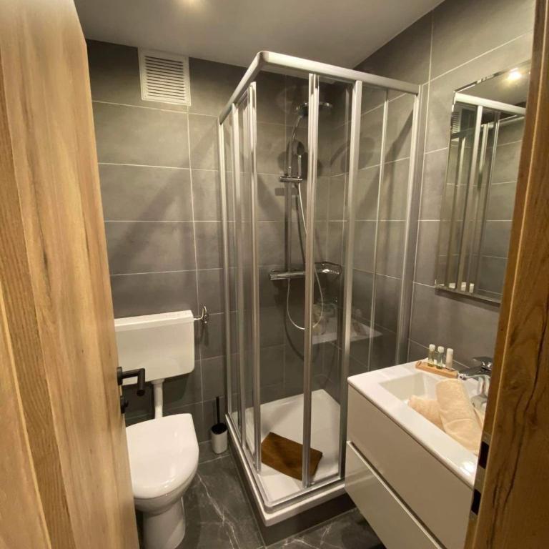 Haus Tirol - Doppelzimmer mit Balkon - 2