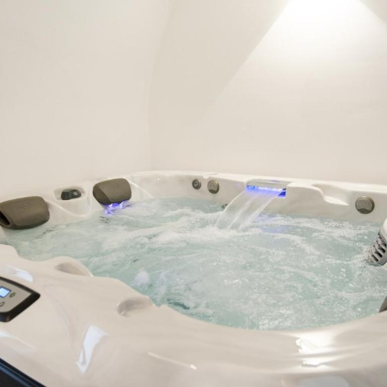 Ostuni Luxury Room - King Room with Spa Bath - 21