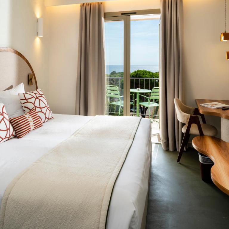 Hôtel du Parc Cavalaire sur Mer - Chambre Confort avec Balcon - Vue sur Mer - 4