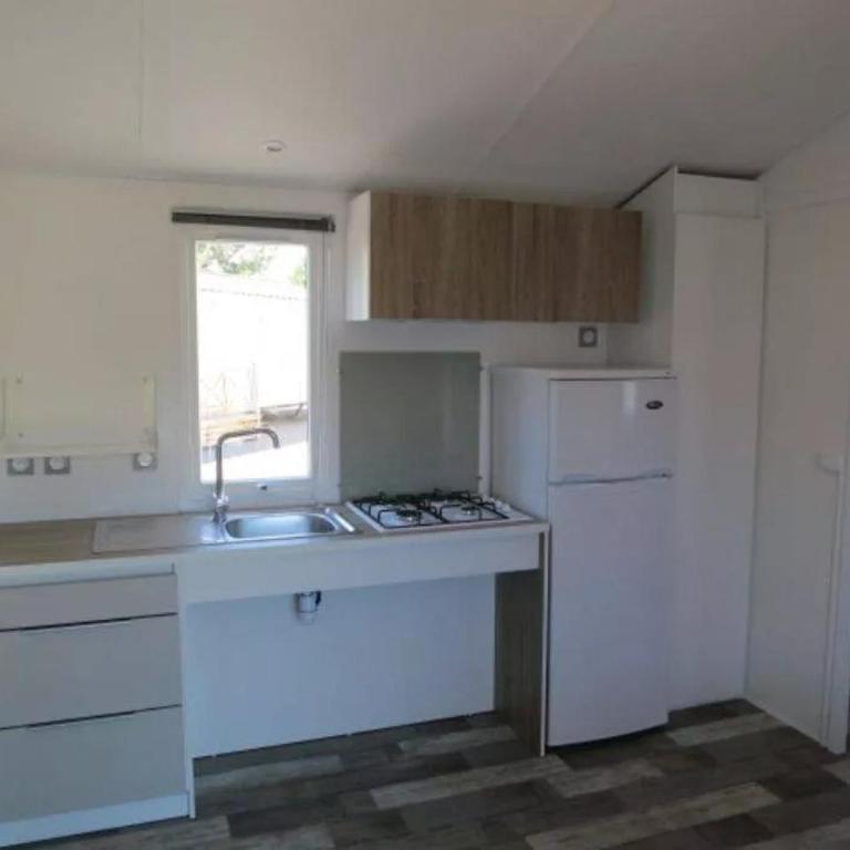 Camping le Dolmen, Carnac, Morbihan - Mobile Home - 3