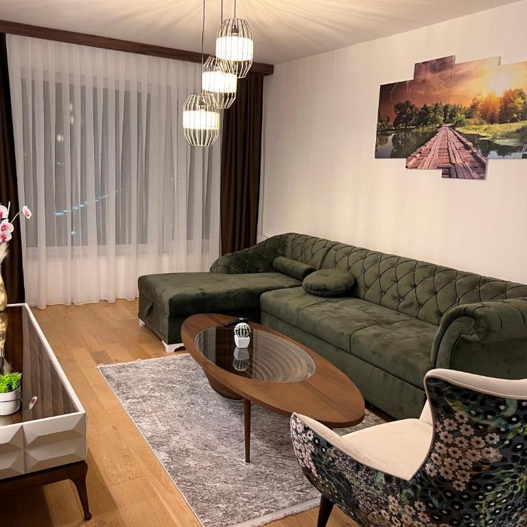 River Walk Sarajevo, LUX APARTMAN - Two-Bedroom Apartment with Pool View - 3