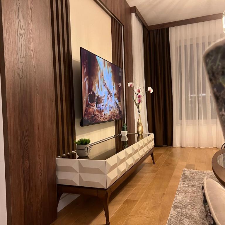 River Walk Sarajevo, LUX APARTMAN - Two-Bedroom Apartment with Pool View - 15