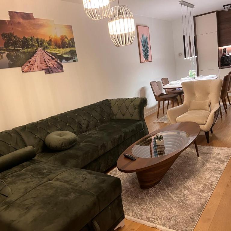 River Walk Sarajevo, LUX APARTMAN - Two-Bedroom Apartment with Pool View - 5