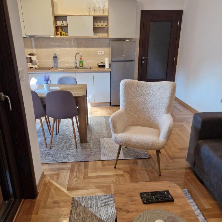 MB LUX - Apartman sa 1 Spavaćom Sobom - 4