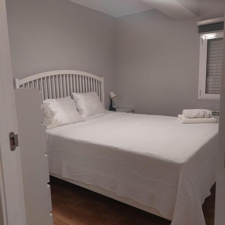 Apartamento Zaragoza Plaza Europa - Three-Bedroom Apartment - 28