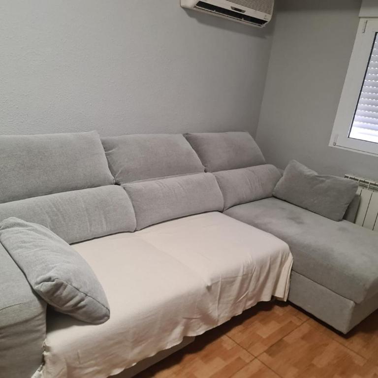 Apartamento Zaragoza Plaza Europa - Three-Bedroom Apartment - 11
