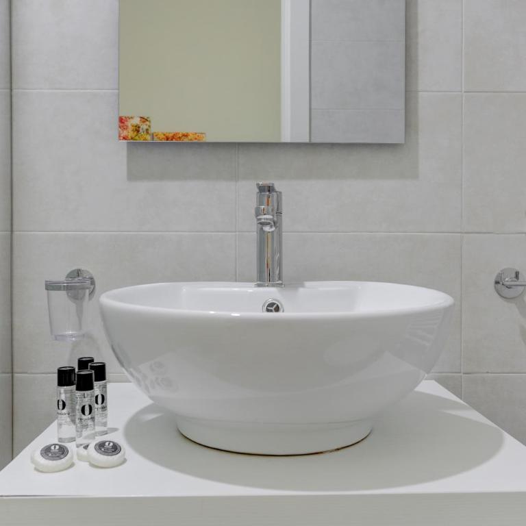 Voyager House Termini - Home and More - Camera Matrimoniale con Bagno Privato - 9