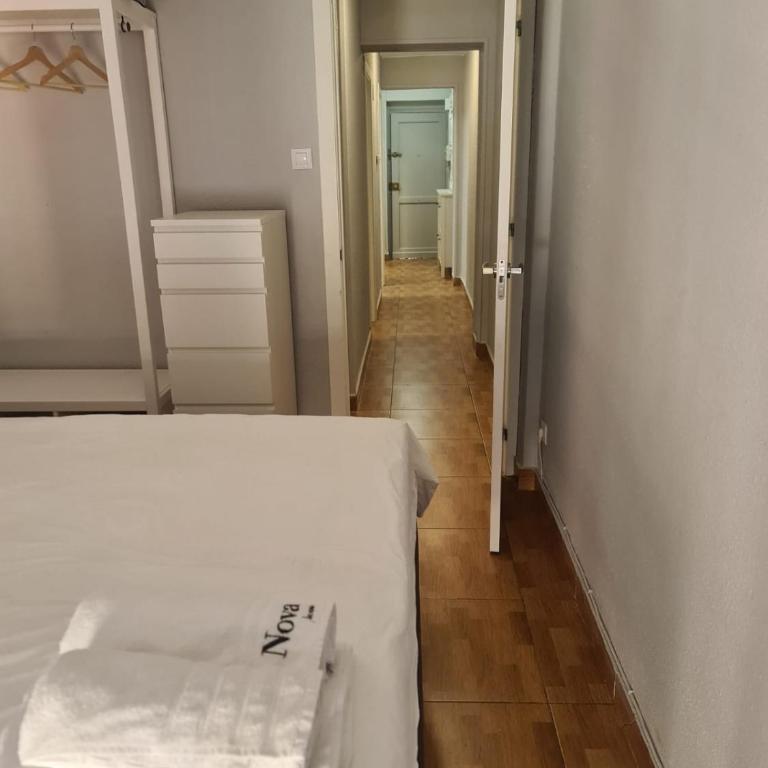 Apartamento Zaragoza Plaza Europa - Three-Bedroom Apartment - 19