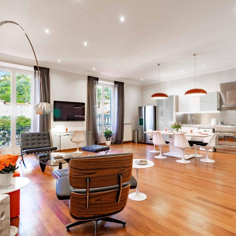 Market Square 2 bedrooms 2 baths AC private garage - Appartement 2 Chambres - 2