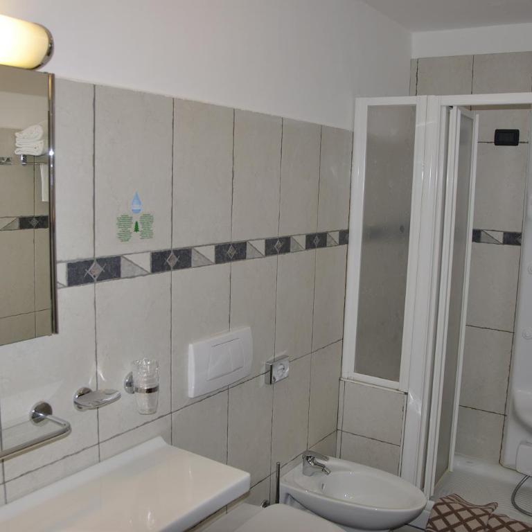 Hotel Sud Ovest - Camera Matrimoniale - 5