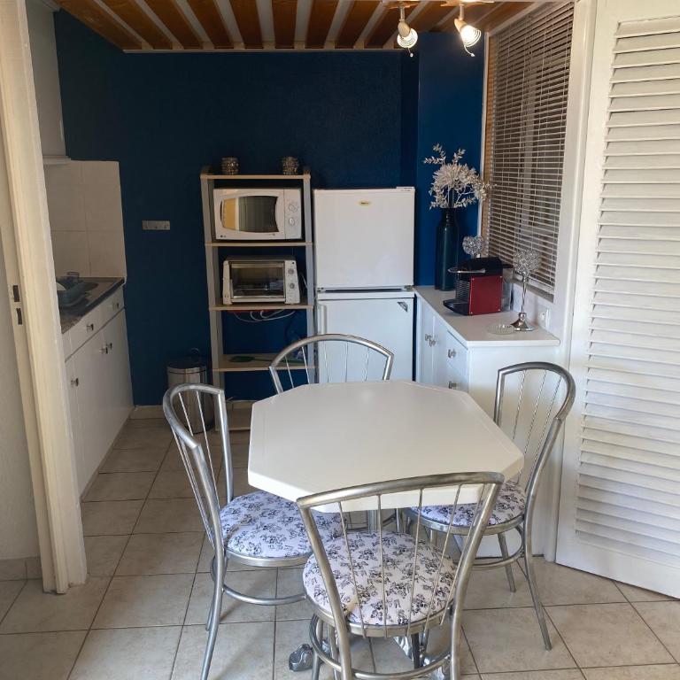 Joli appartement mezzanine avec parking et wifi La Roquille - Apartment mit 2 Schlafzimmern - 5